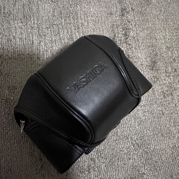 Yashica mf 2 super film camera - Picture 2 of 2